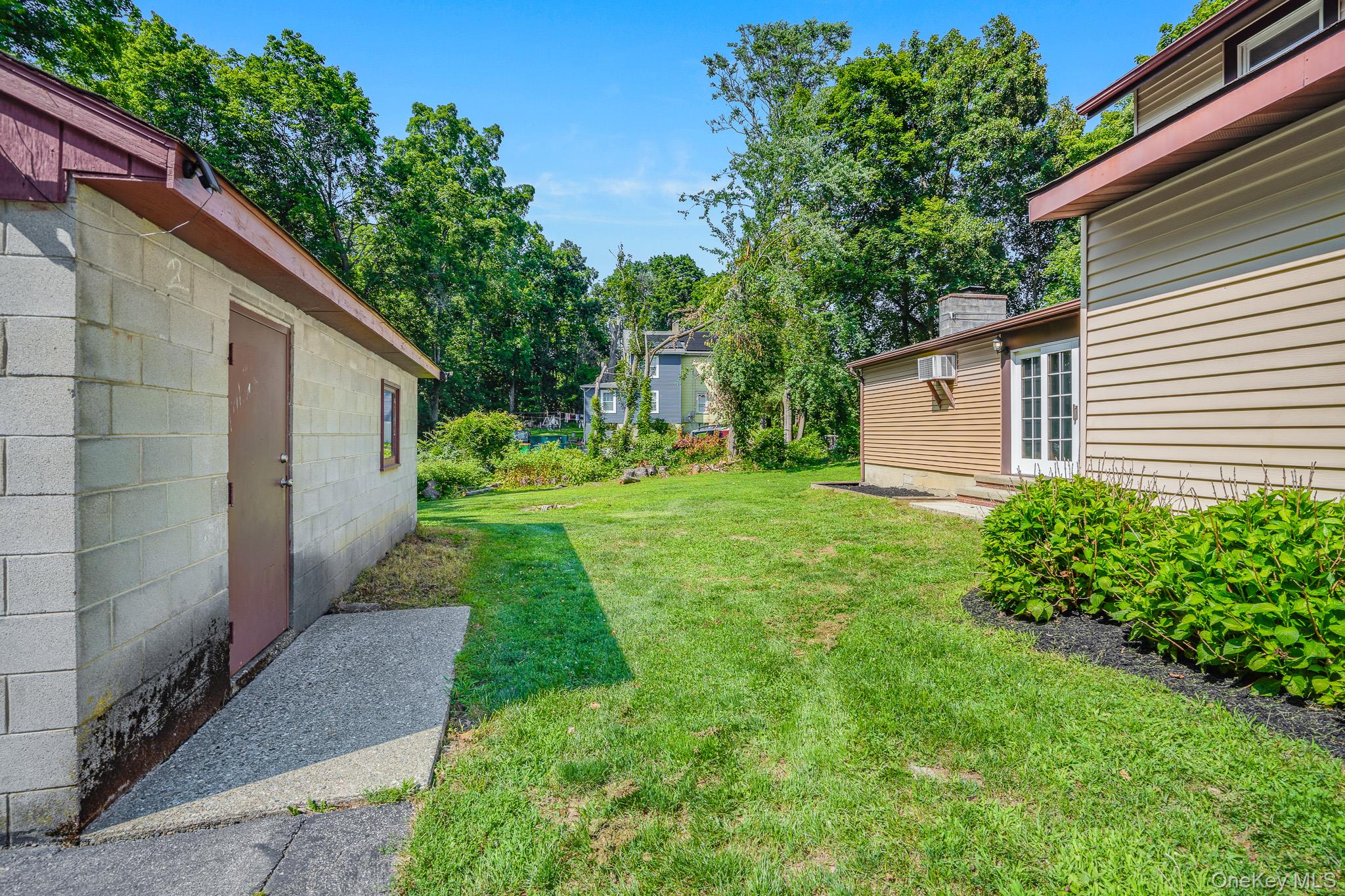 23 Kent Avenue Property Photo 32