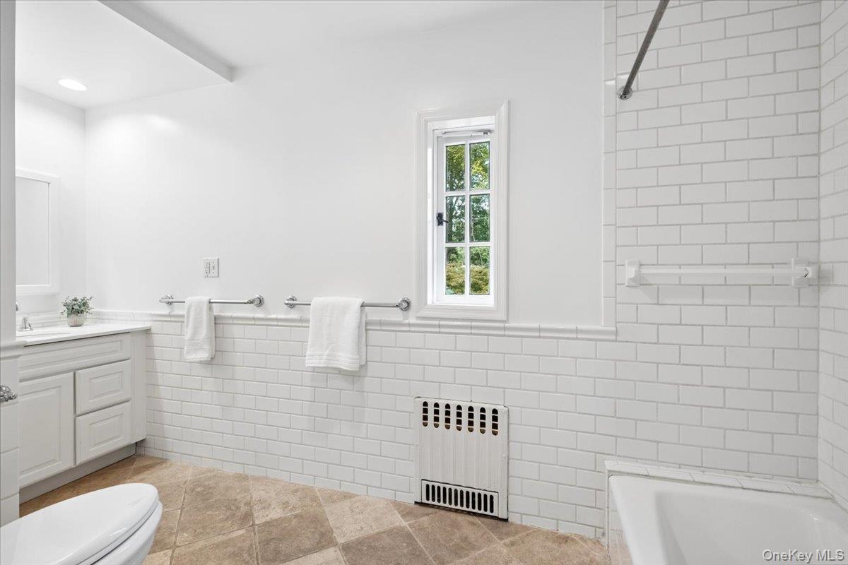 451 Beechmont Drive Property Photo 20