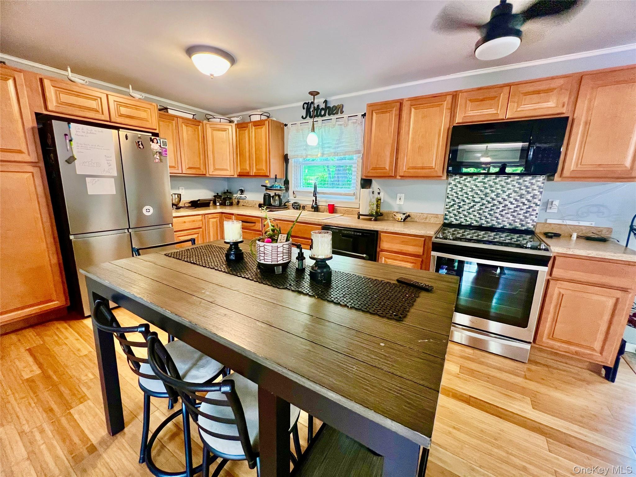 21 Woodycrest Trail Property Photo 10