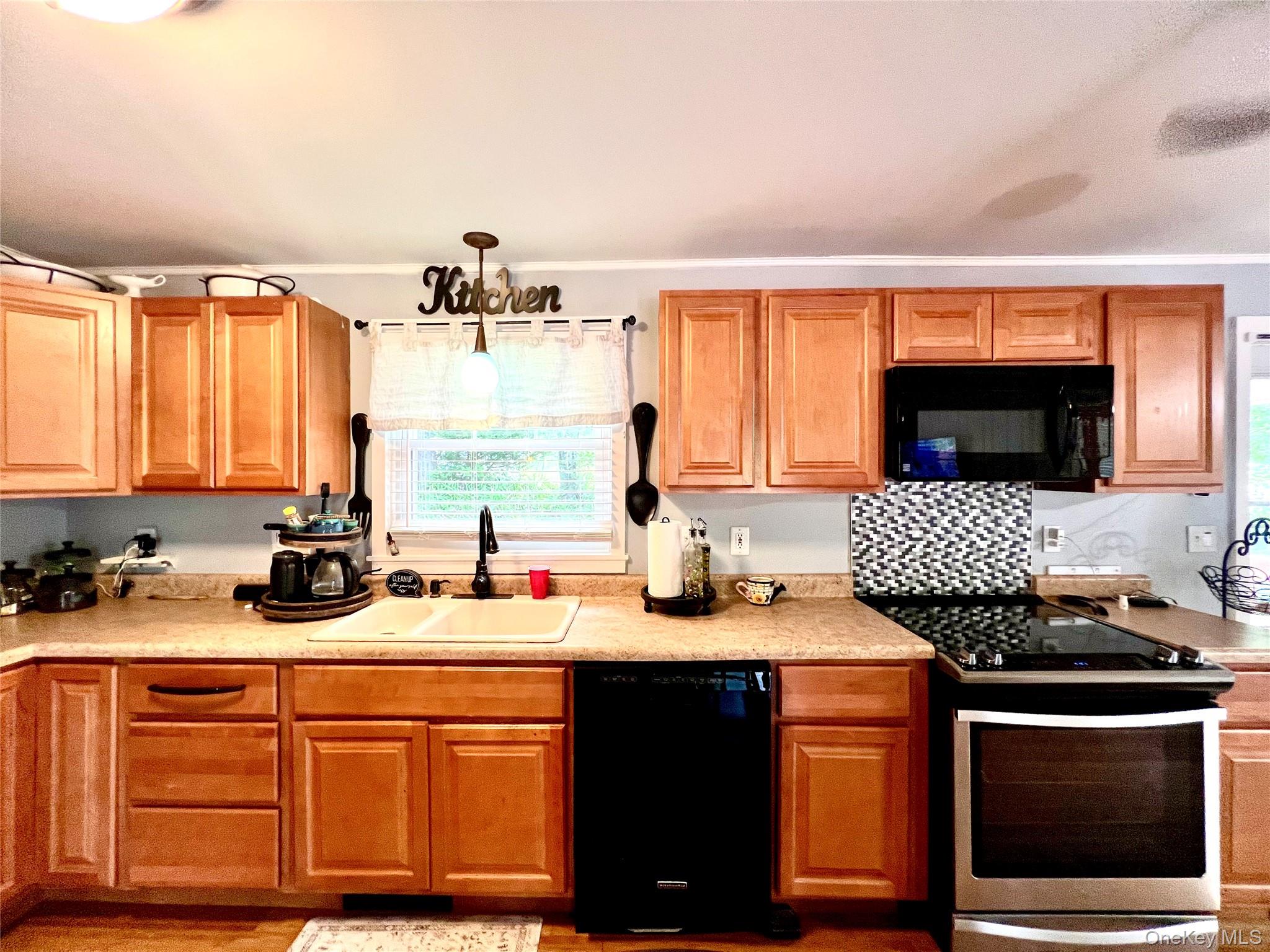 21 Woodycrest Trail Property Photo 15