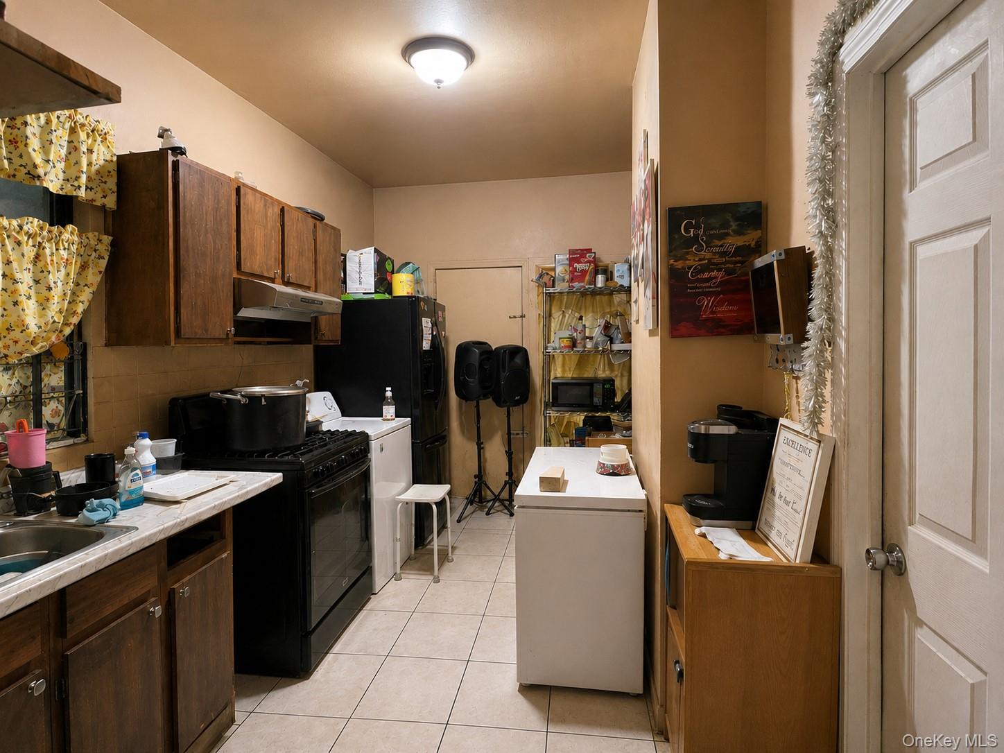 1819 Waterloo Place Property Photo 4