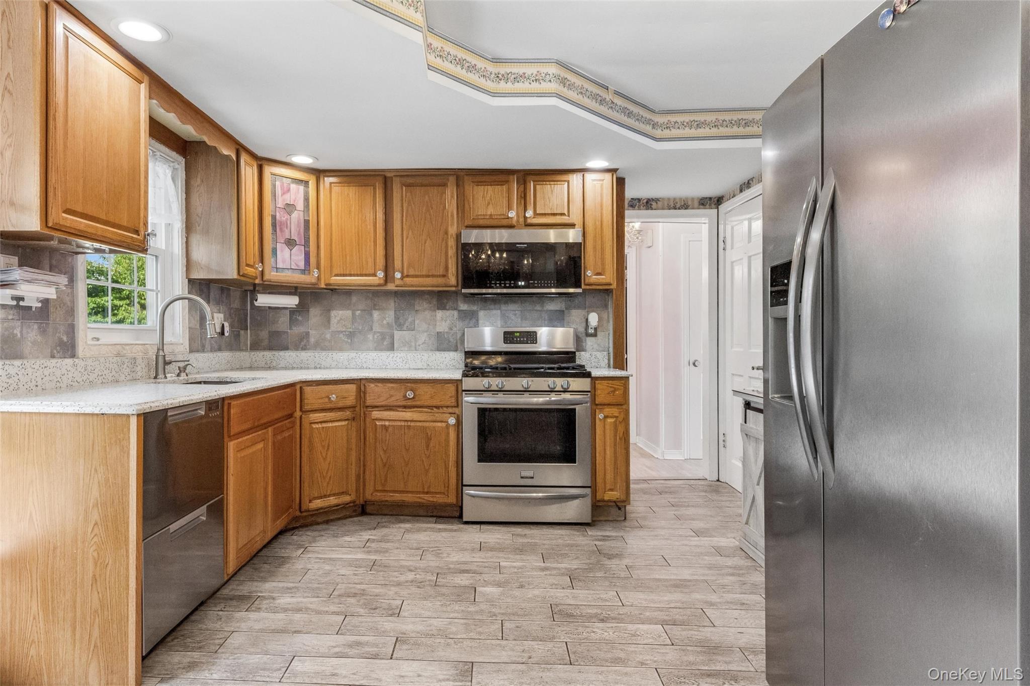 84 Barnum Street Property Photo 2