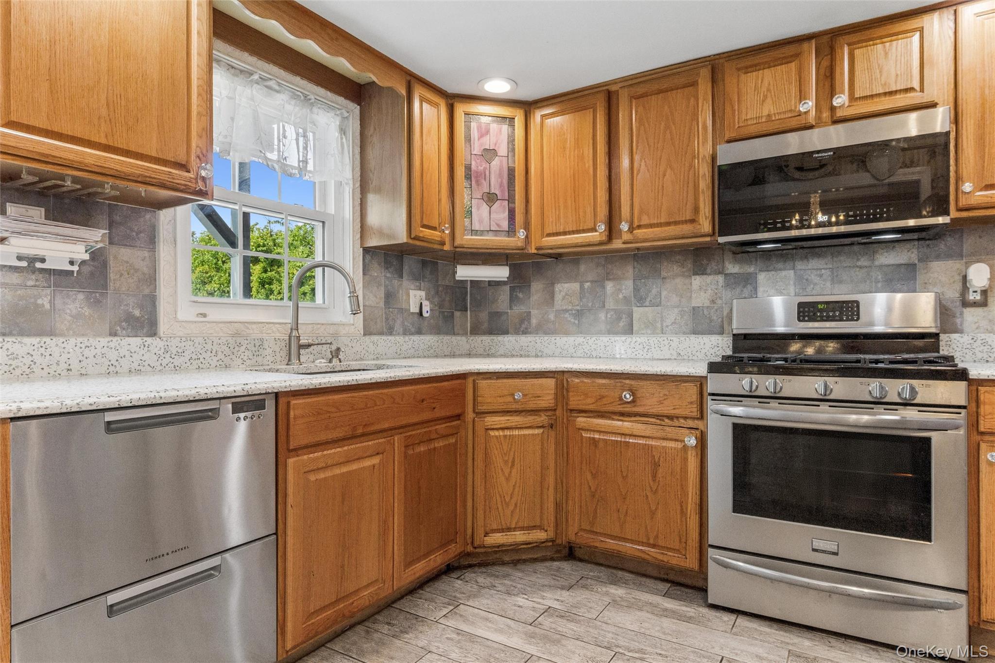 84 Barnum Street Property Photo 3