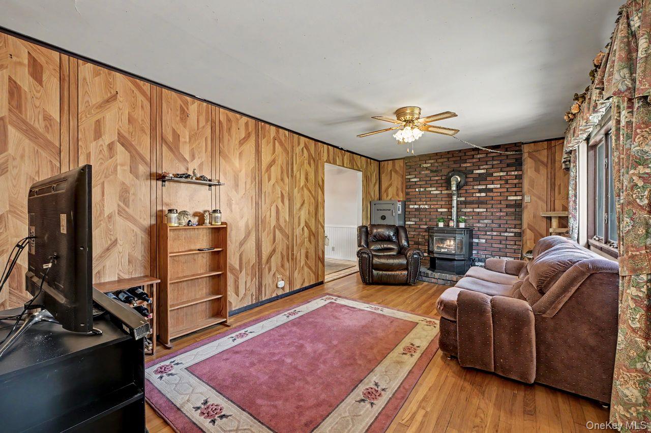 21 Clematis Road Property Photo 5