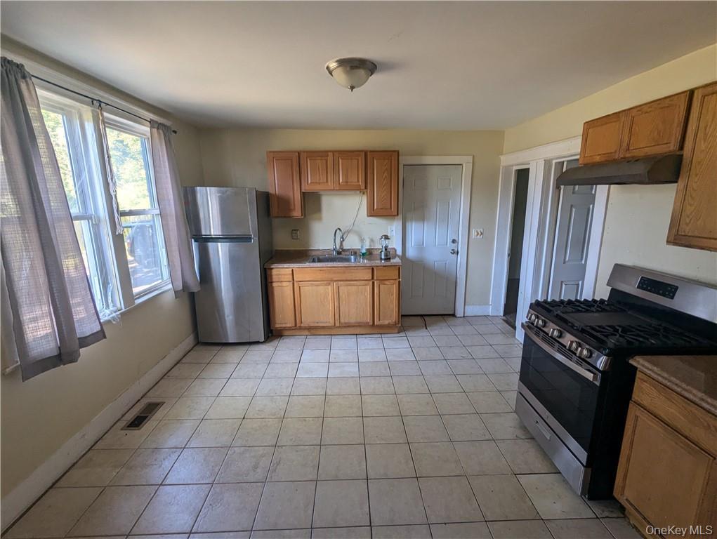 216 Smith Street 1 Property Photo 3