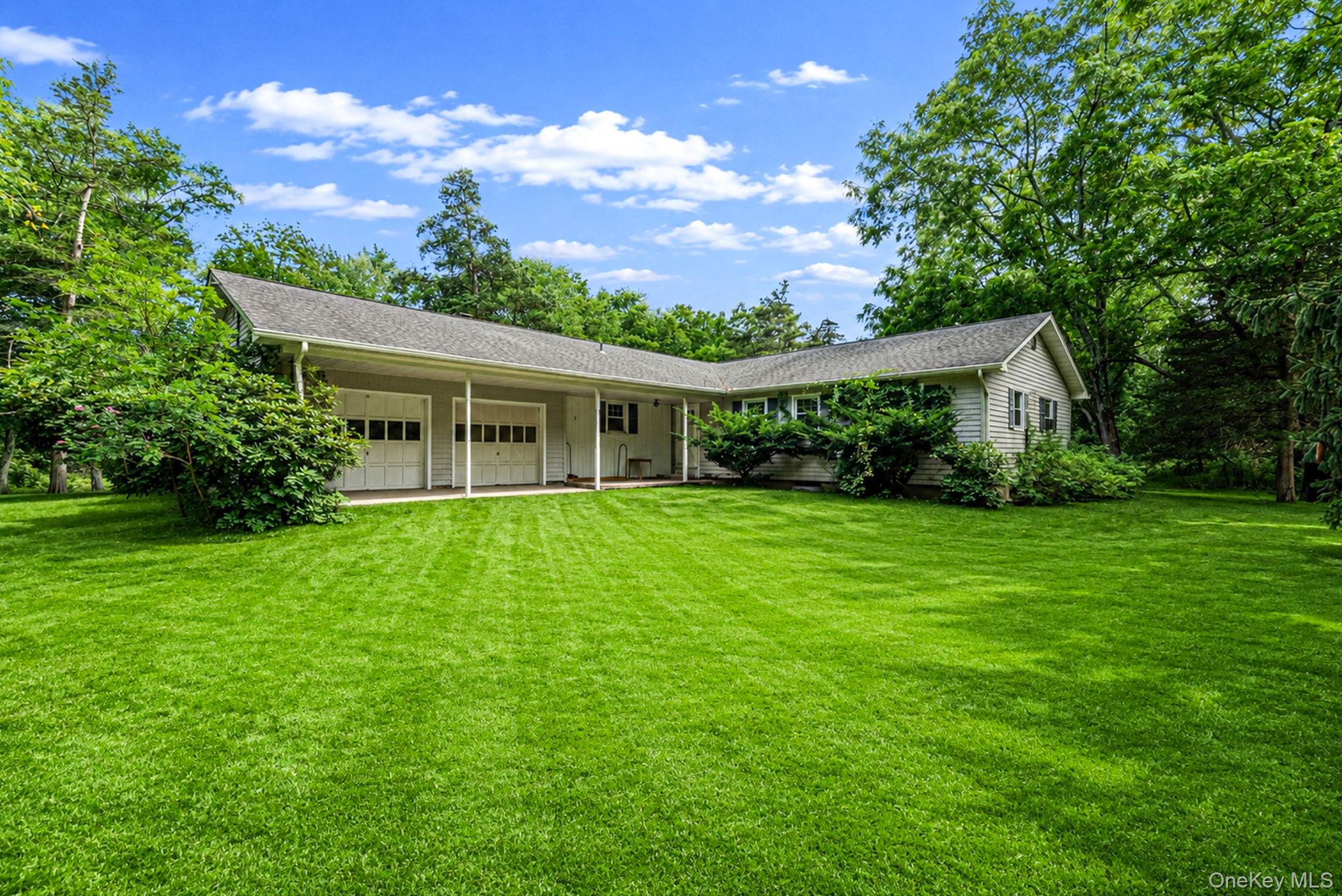 42 E Bartlett Road Property Photo 1