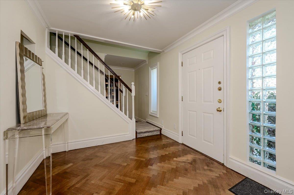 634 Jarvis Avenue Property Photo 2