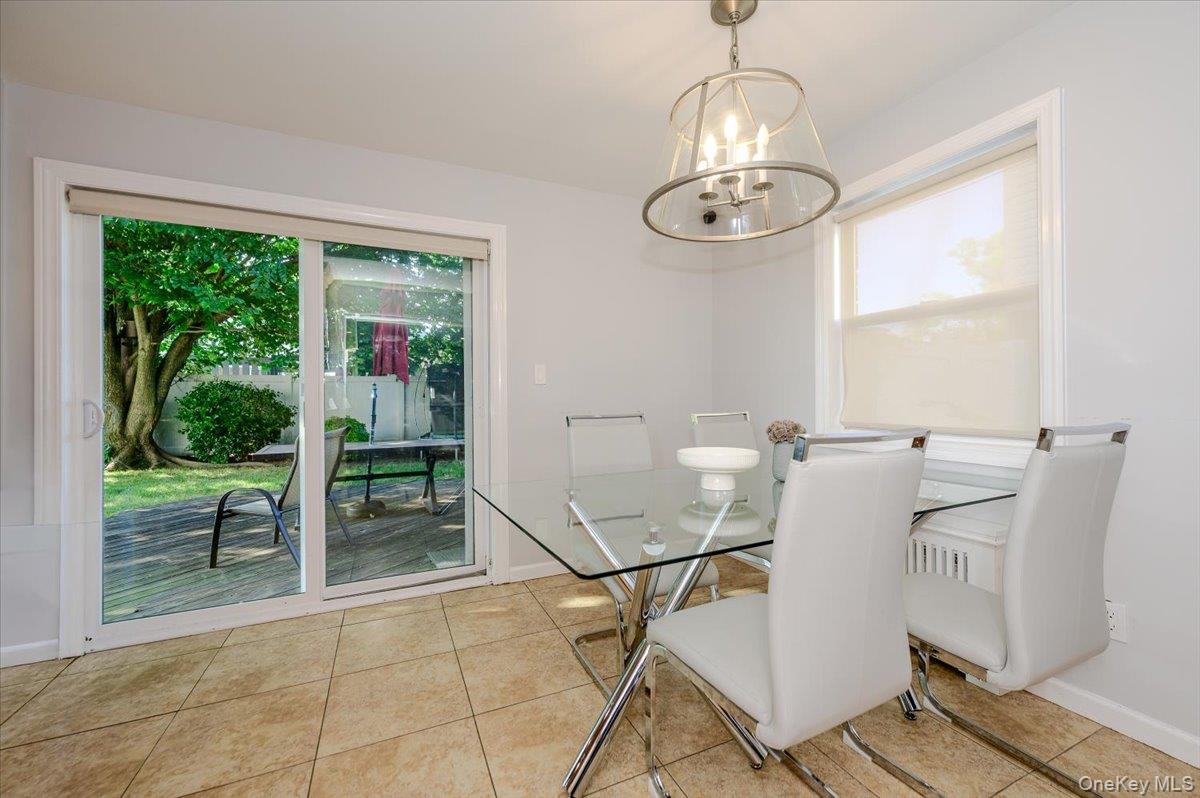 634 Jarvis Avenue Property Photo 12
