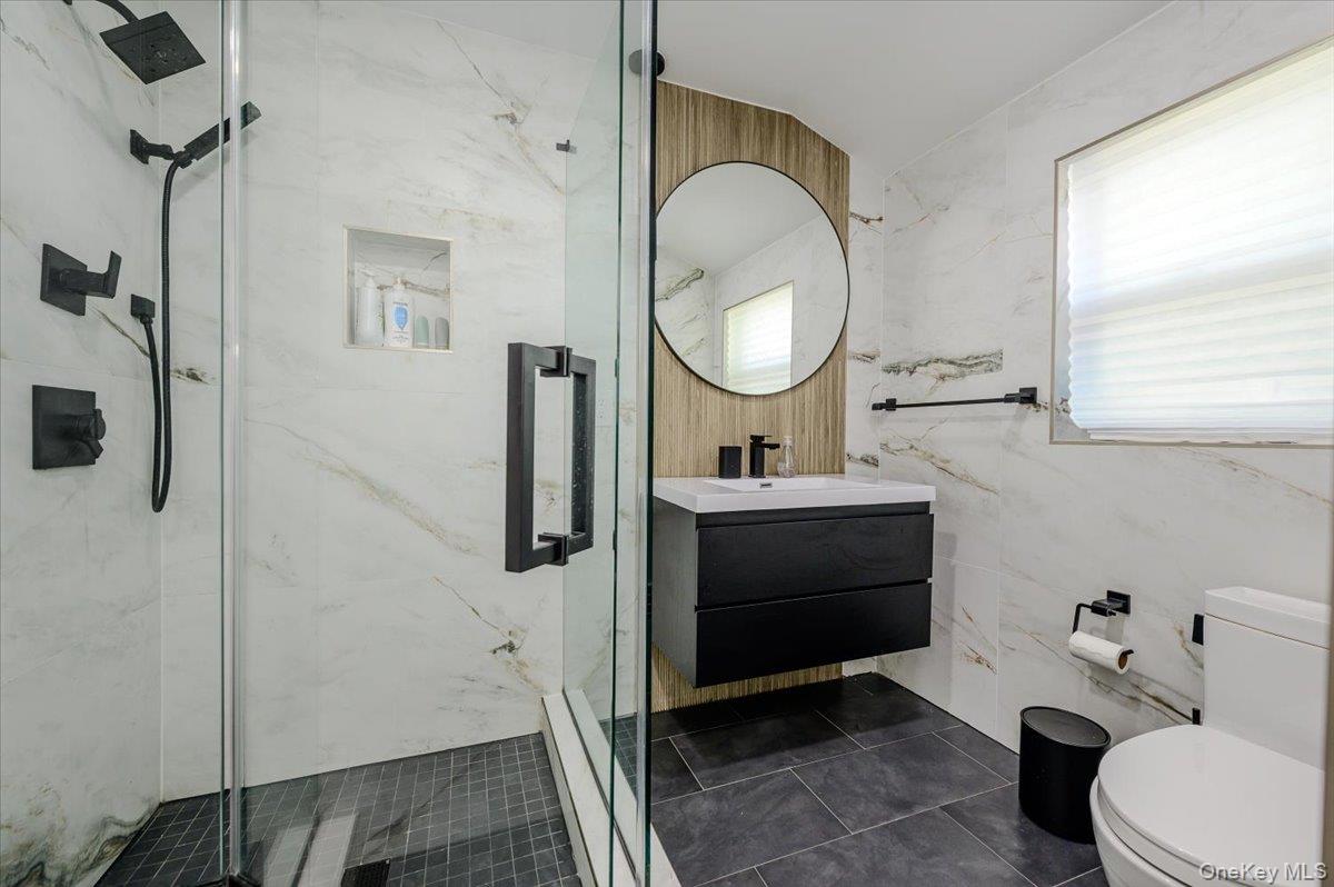 634 Jarvis Avenue Property Photo 16