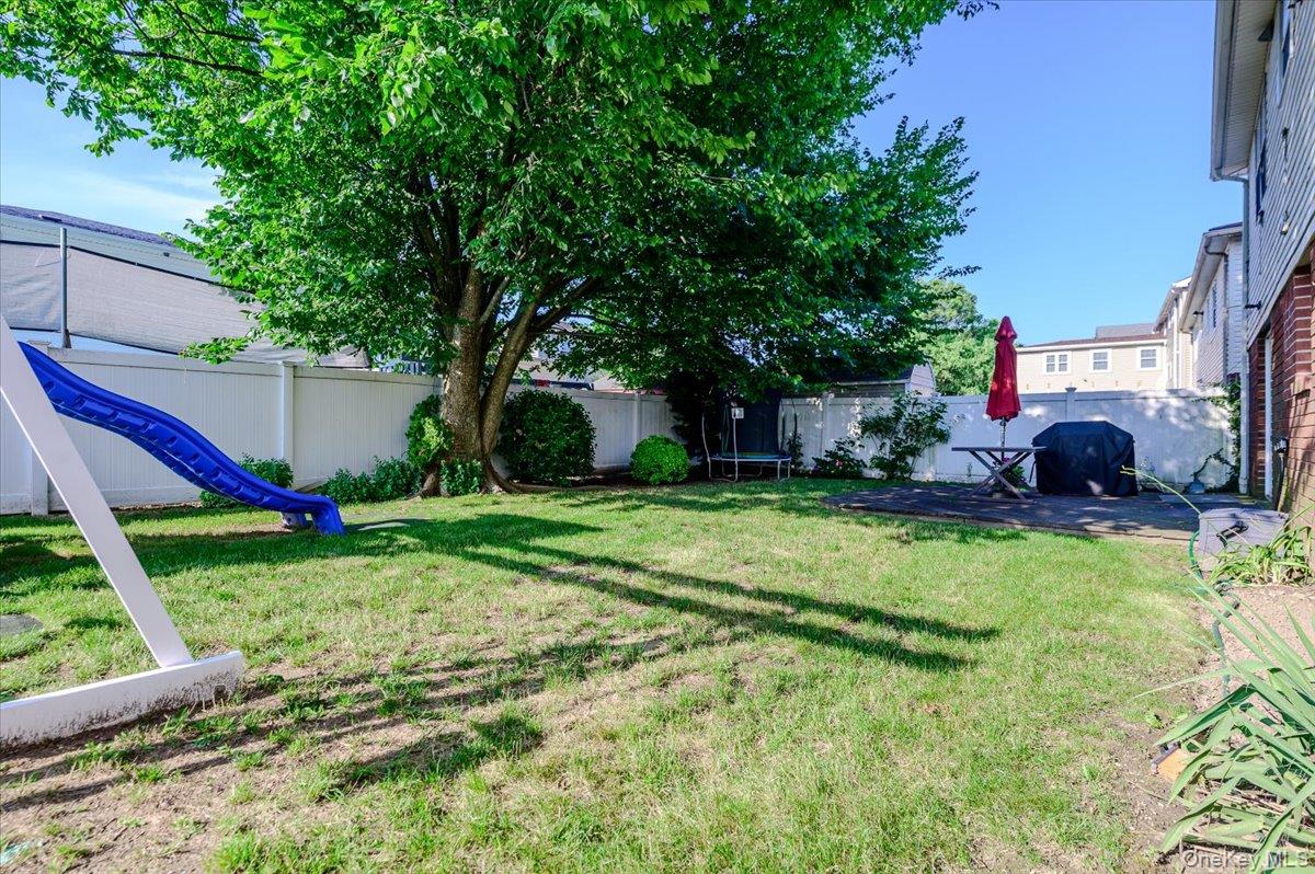 634 Jarvis Avenue Property Photo 26