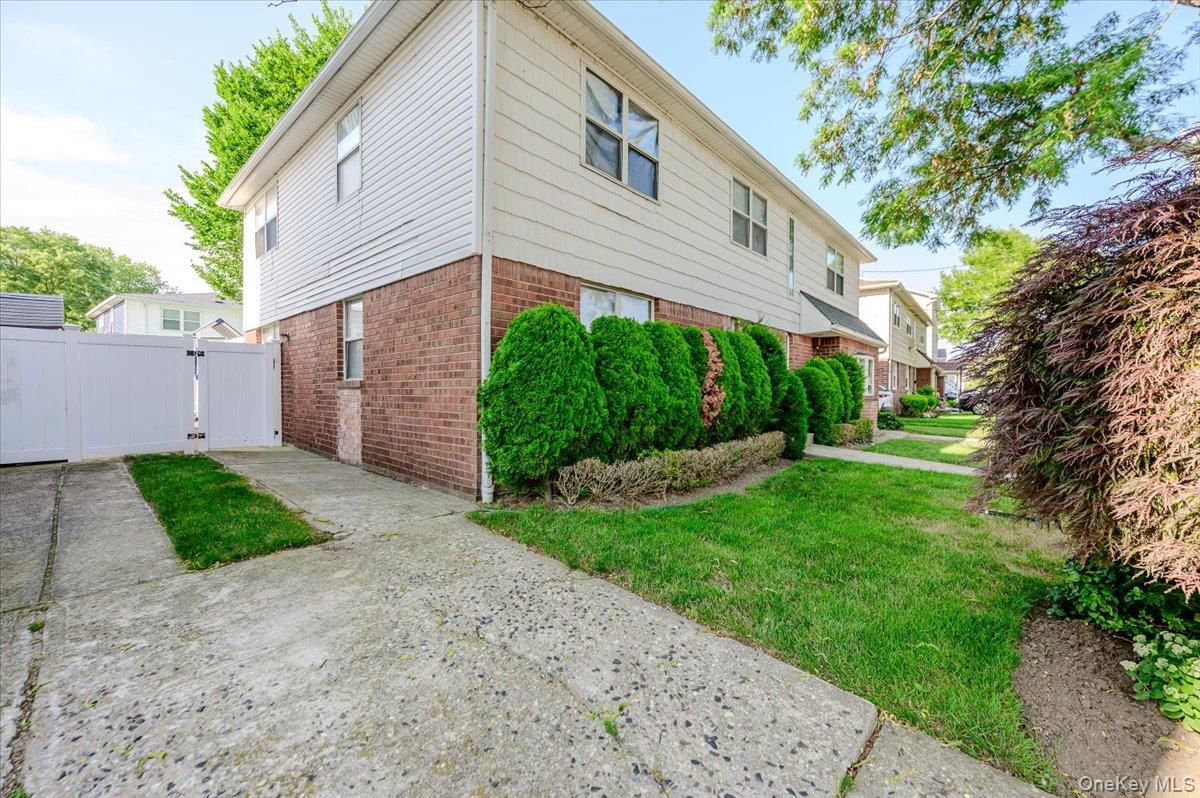 634 Jarvis Avenue Property Photo 28