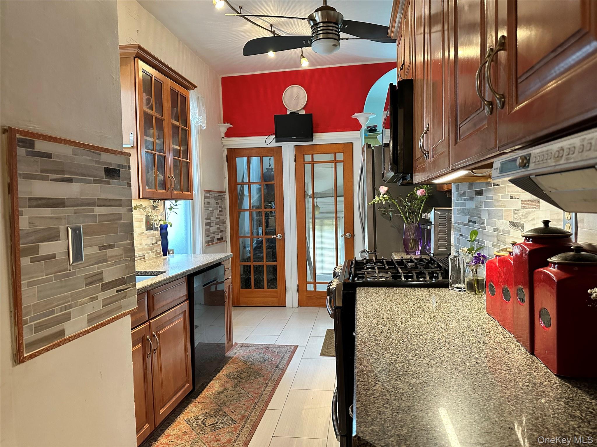 129 Urban Street Property Photo 8