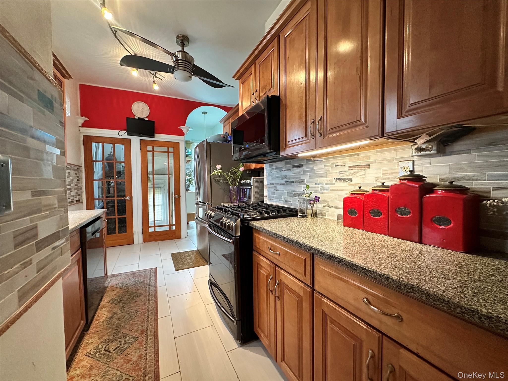 129 Urban Street Property Photo 10