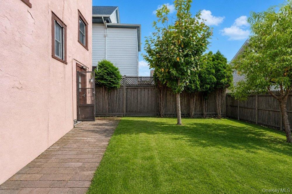 129 Urban Street Property Photo 33