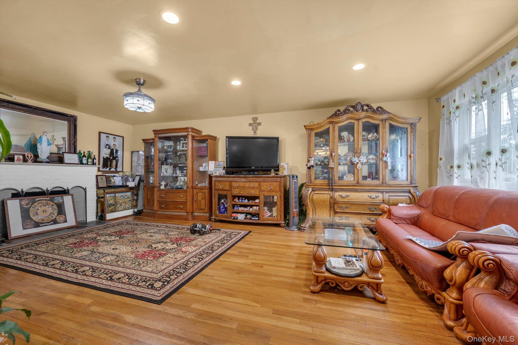 257 Schenck Avenue Property Photo 3