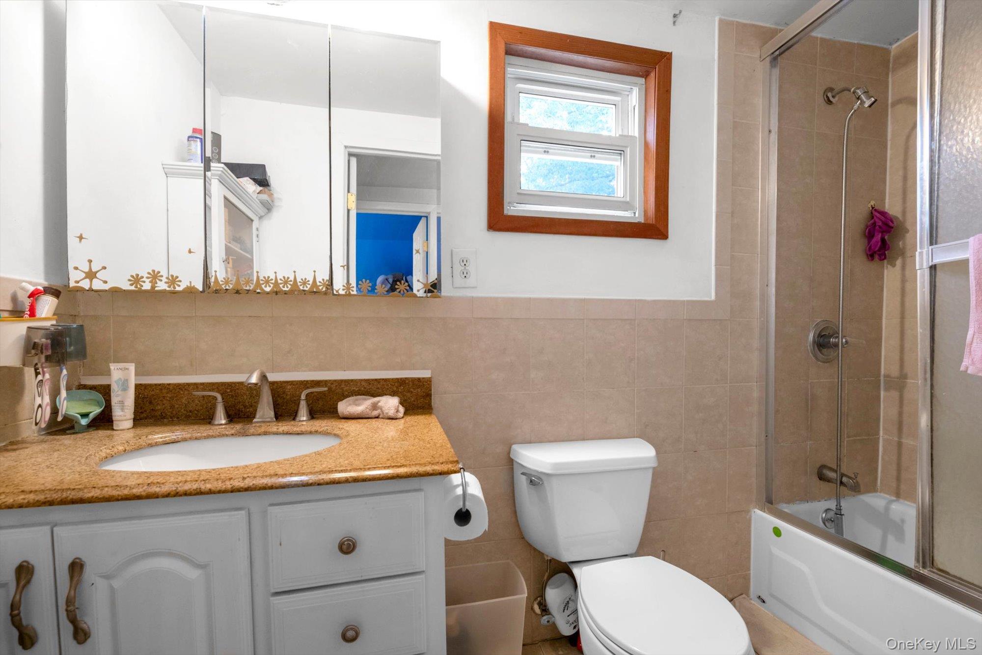257 Schenck Avenue Property Photo 11