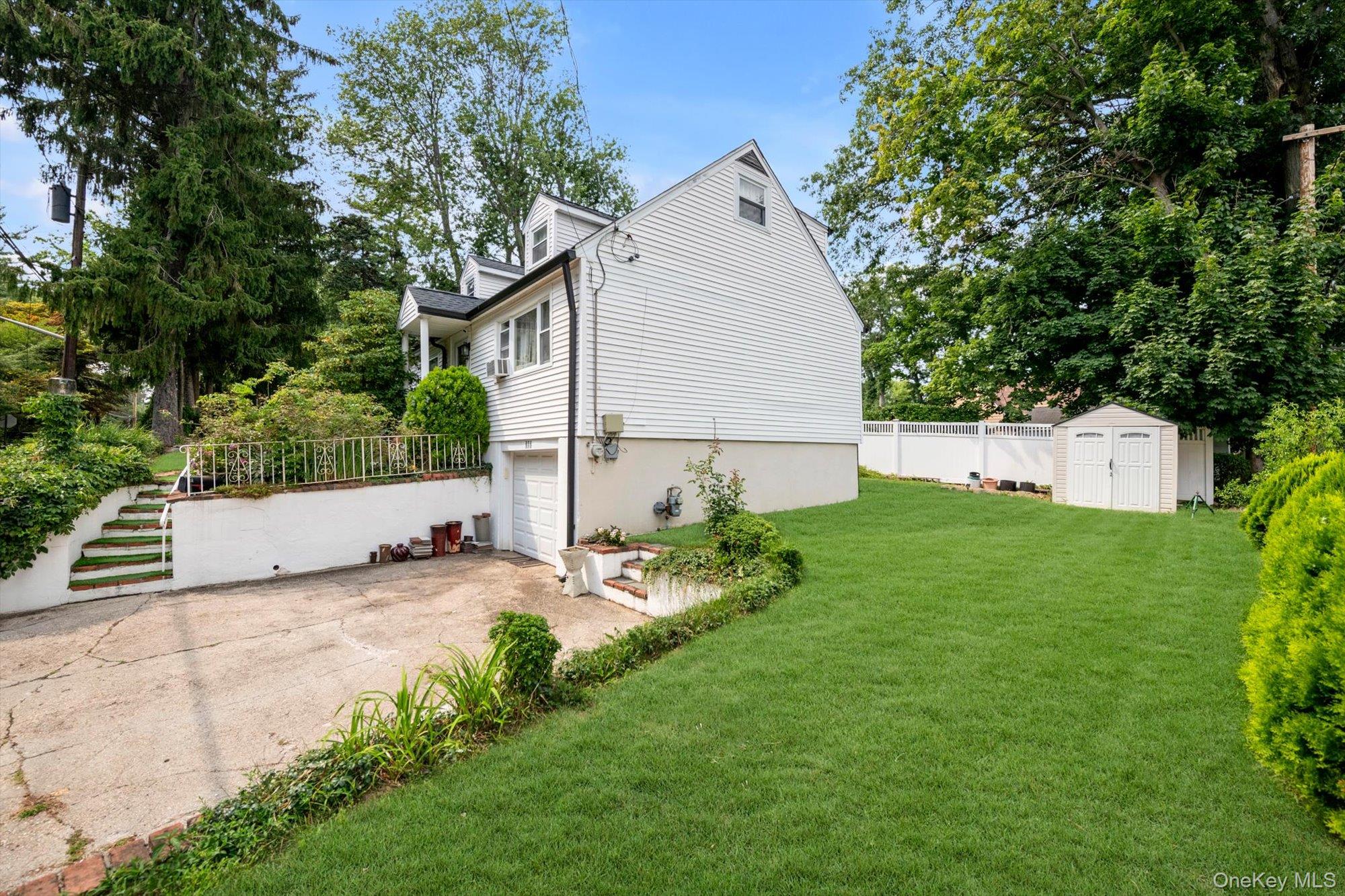 257 Schenck Avenue Property Photo 17