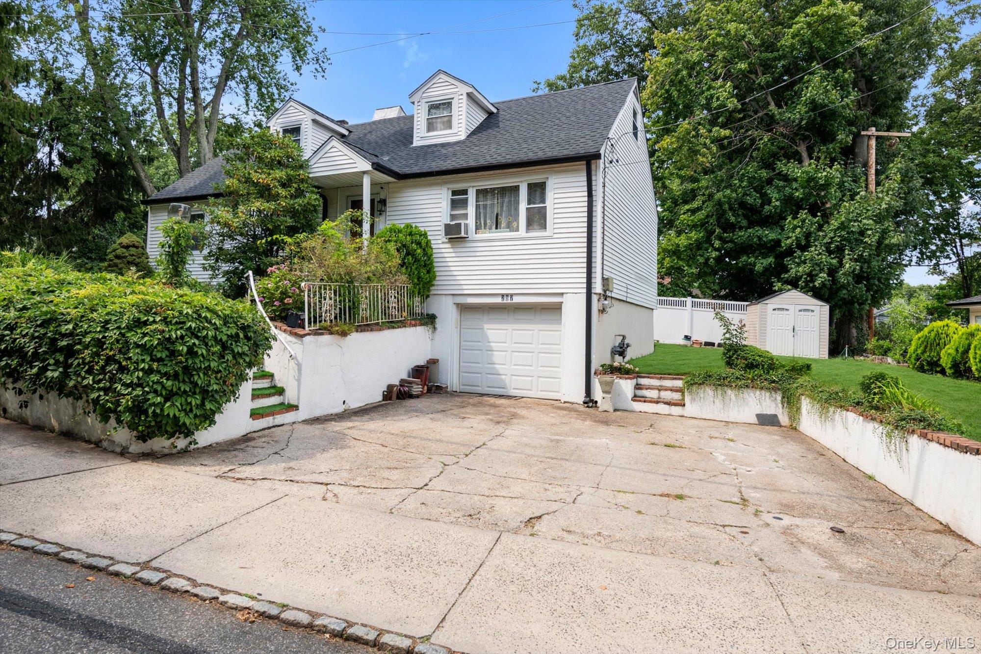 257 Schenck Avenue Property Photo 18