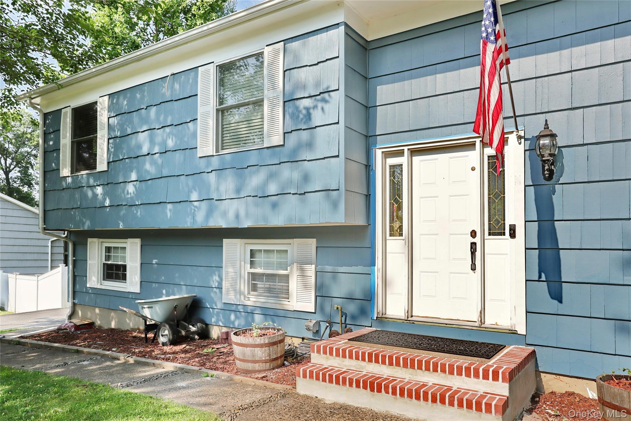 561 Babbling Brook Lane Property Photo 4