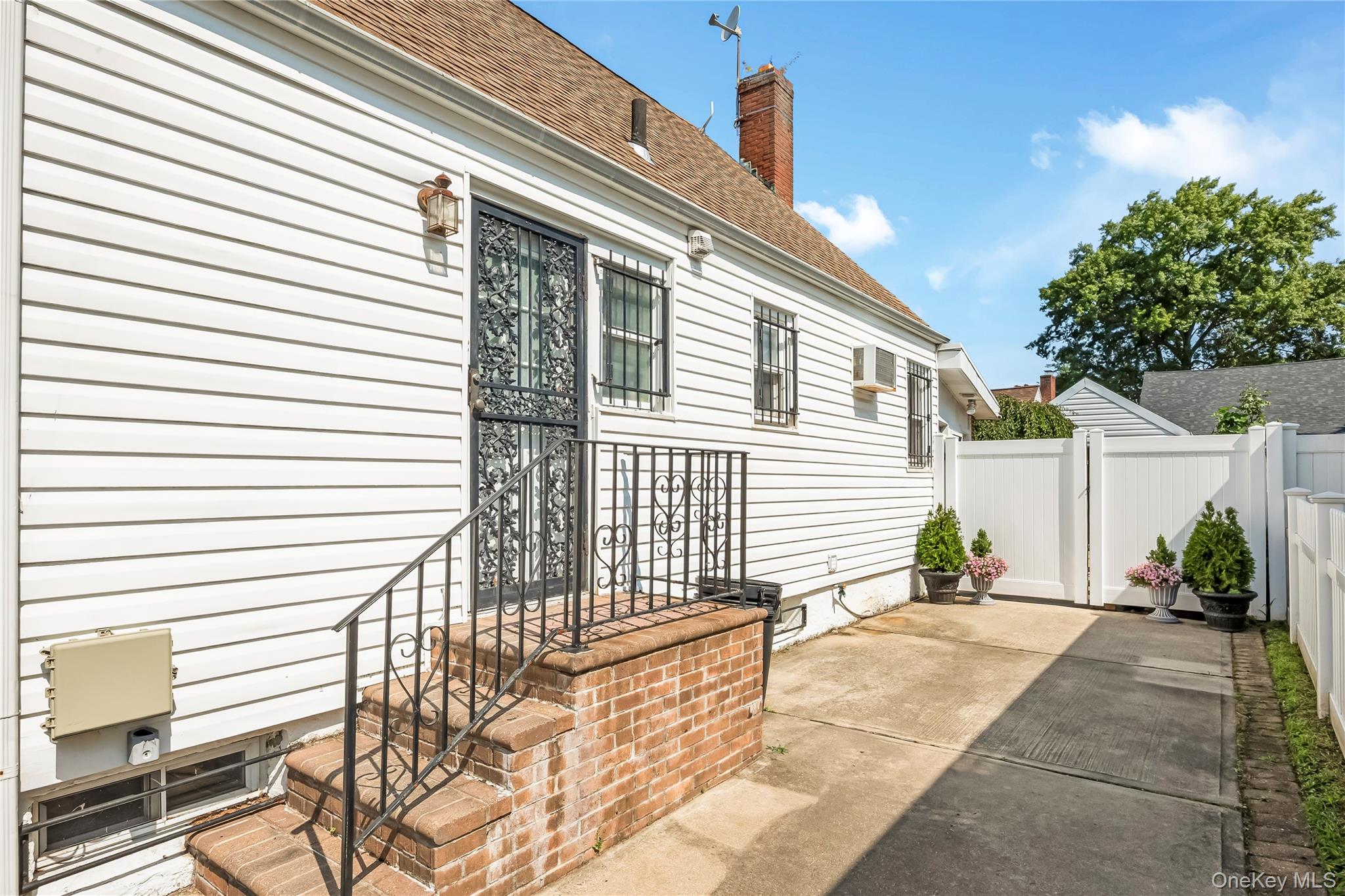 133 Booth Street Property Photo 4
