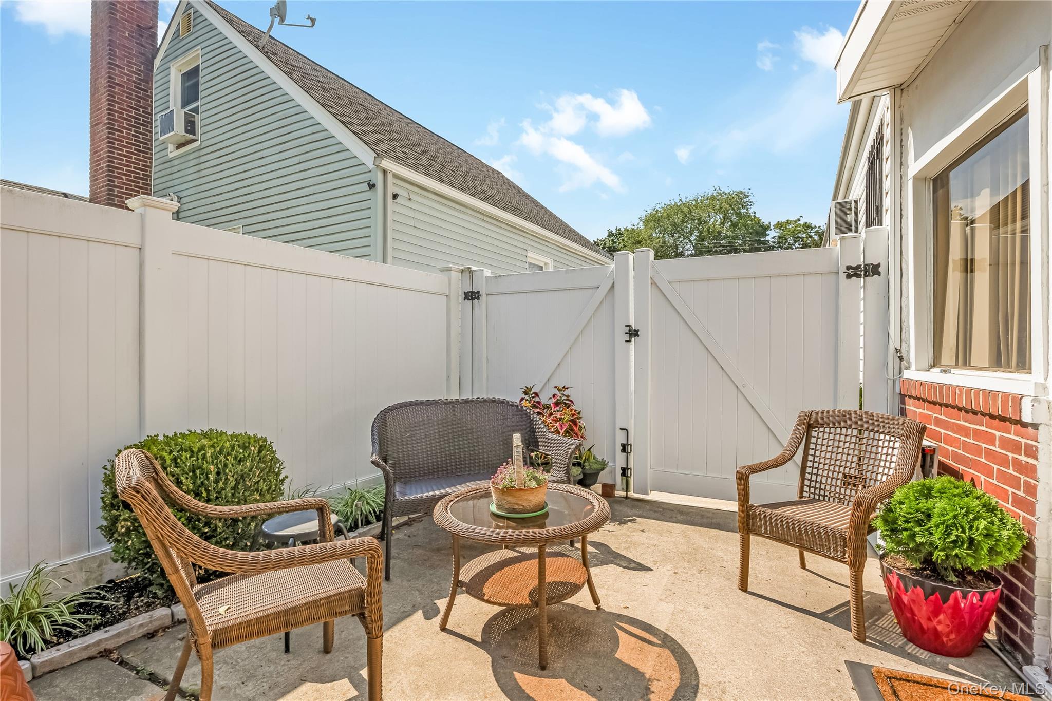 133 Booth Street Property Photo 5