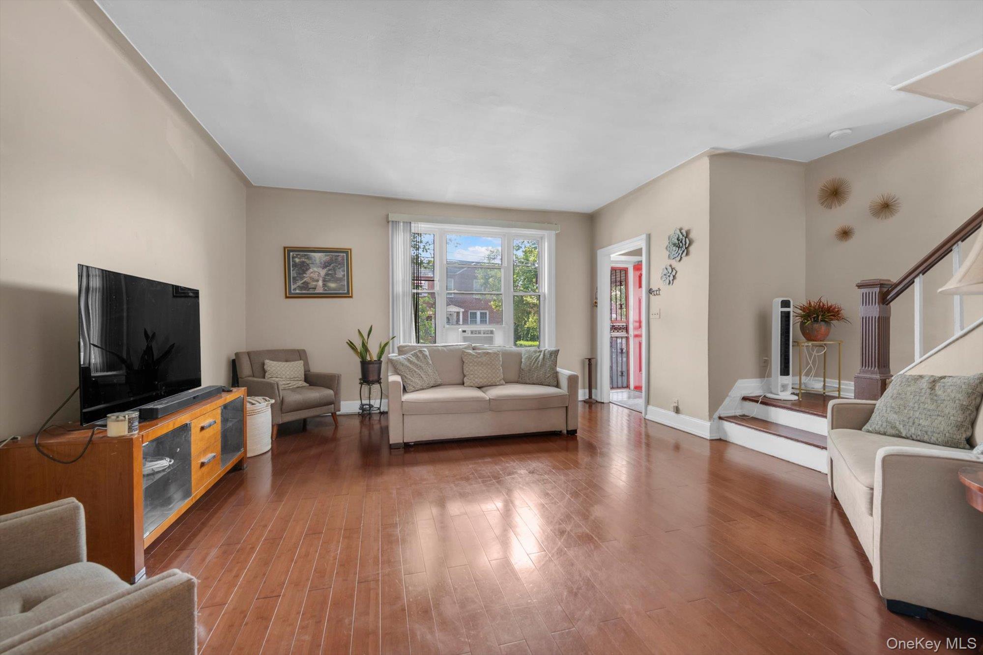 2053 Turnbull Avenue Property Photo 3
