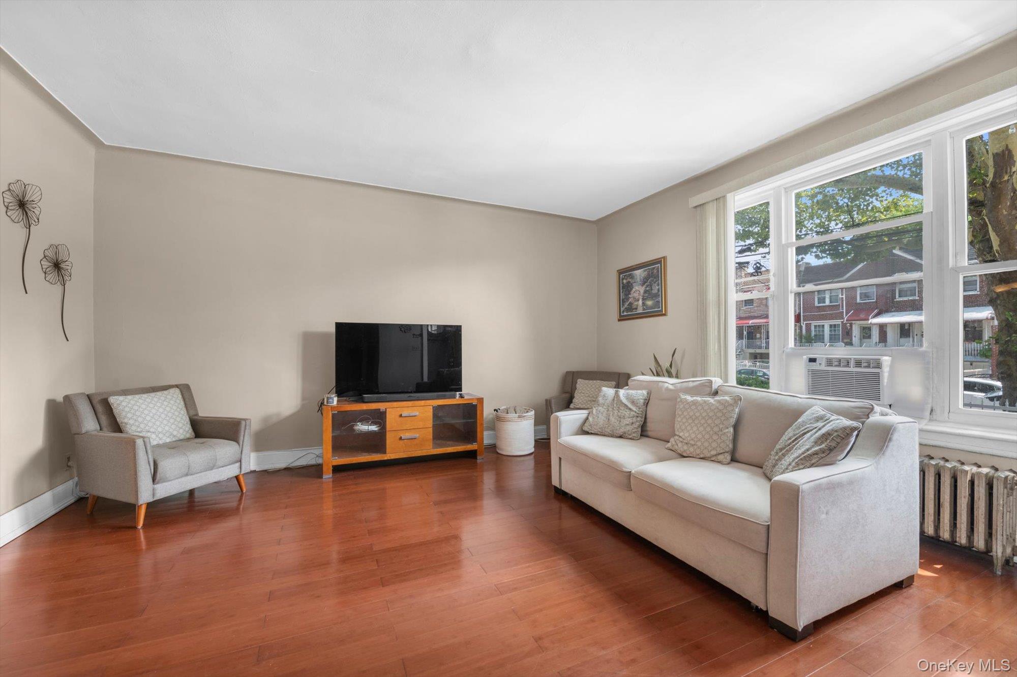 2053 Turnbull Avenue Property Photo 4