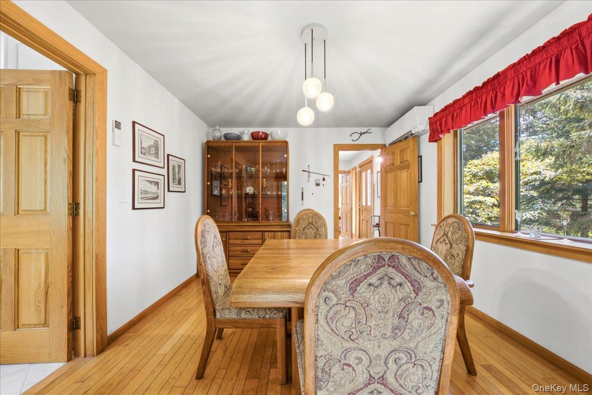 15 Woodcrest Terrace Property Photo 13