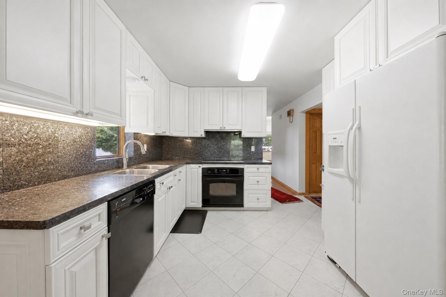 15 Woodcrest Terrace Property Photo 14