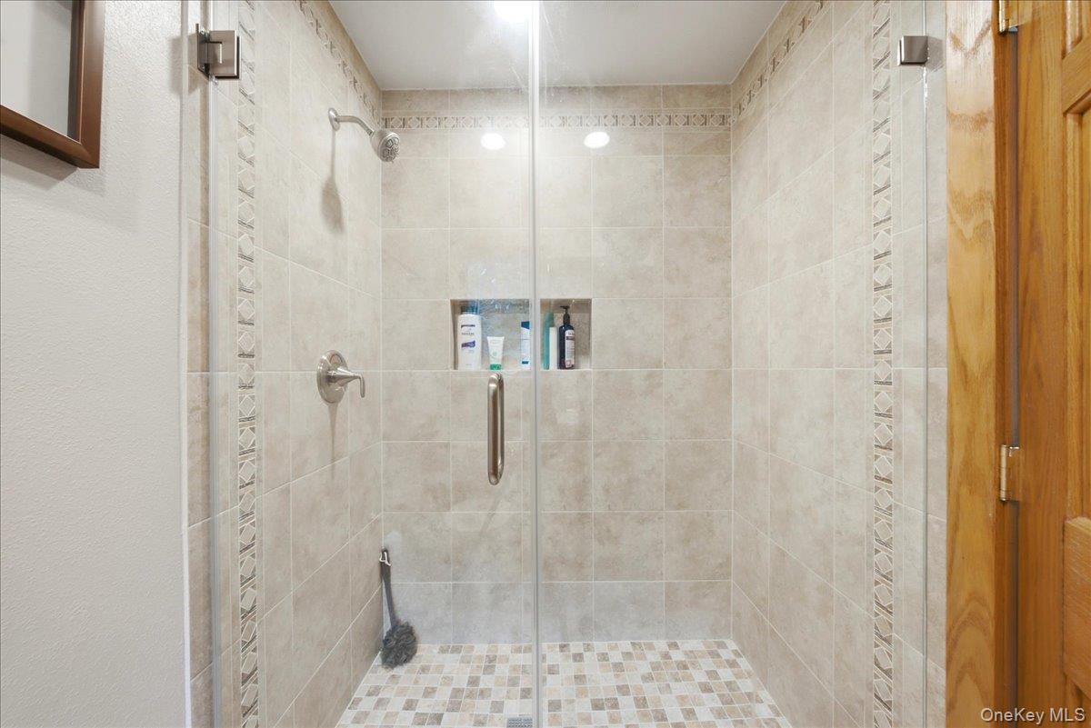 15 Woodcrest Terrace Property Photo 20