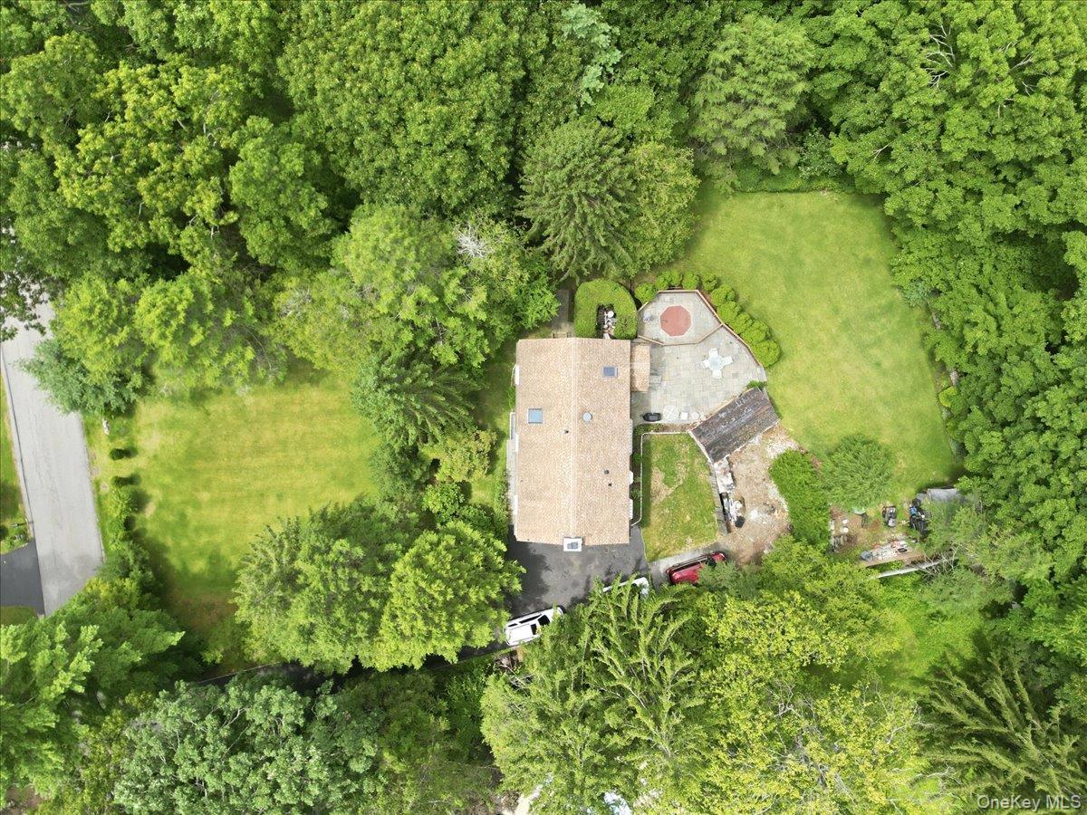 15 Woodcrest Terrace Property Photo 45