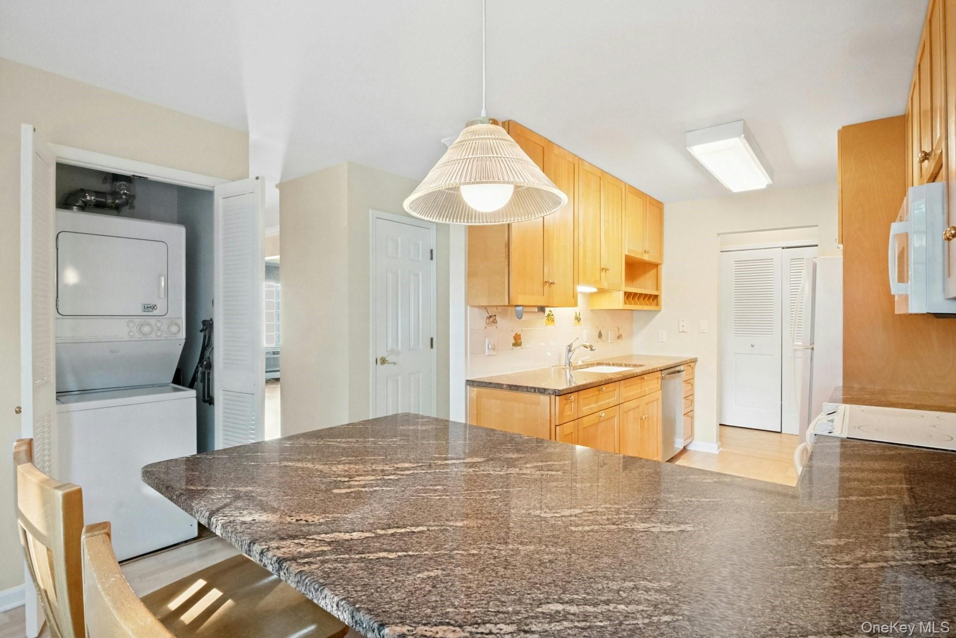 21 Foxwood Drive 2 Property Photo 8