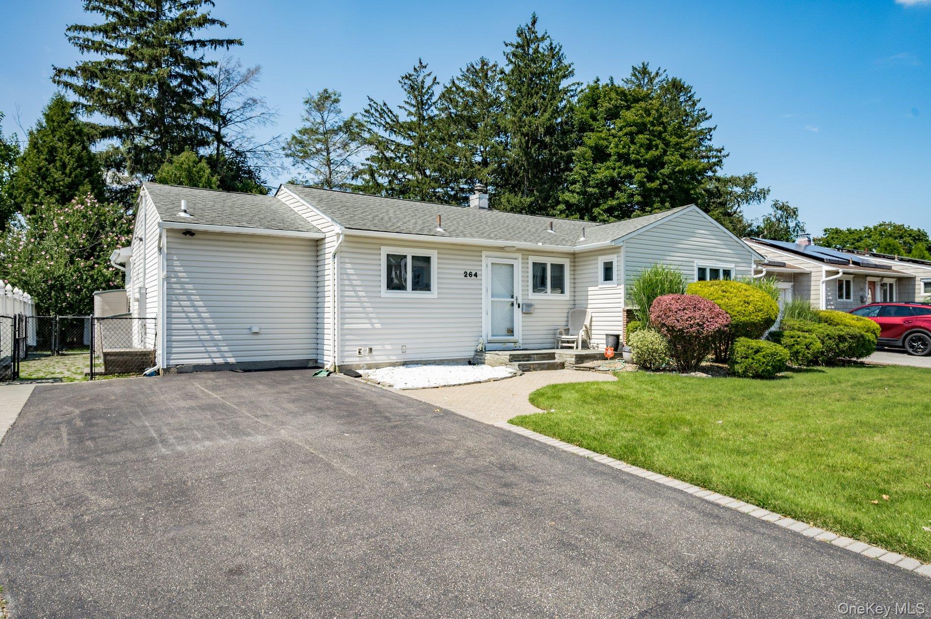 264 Manetto Hill Road Property Photo 1