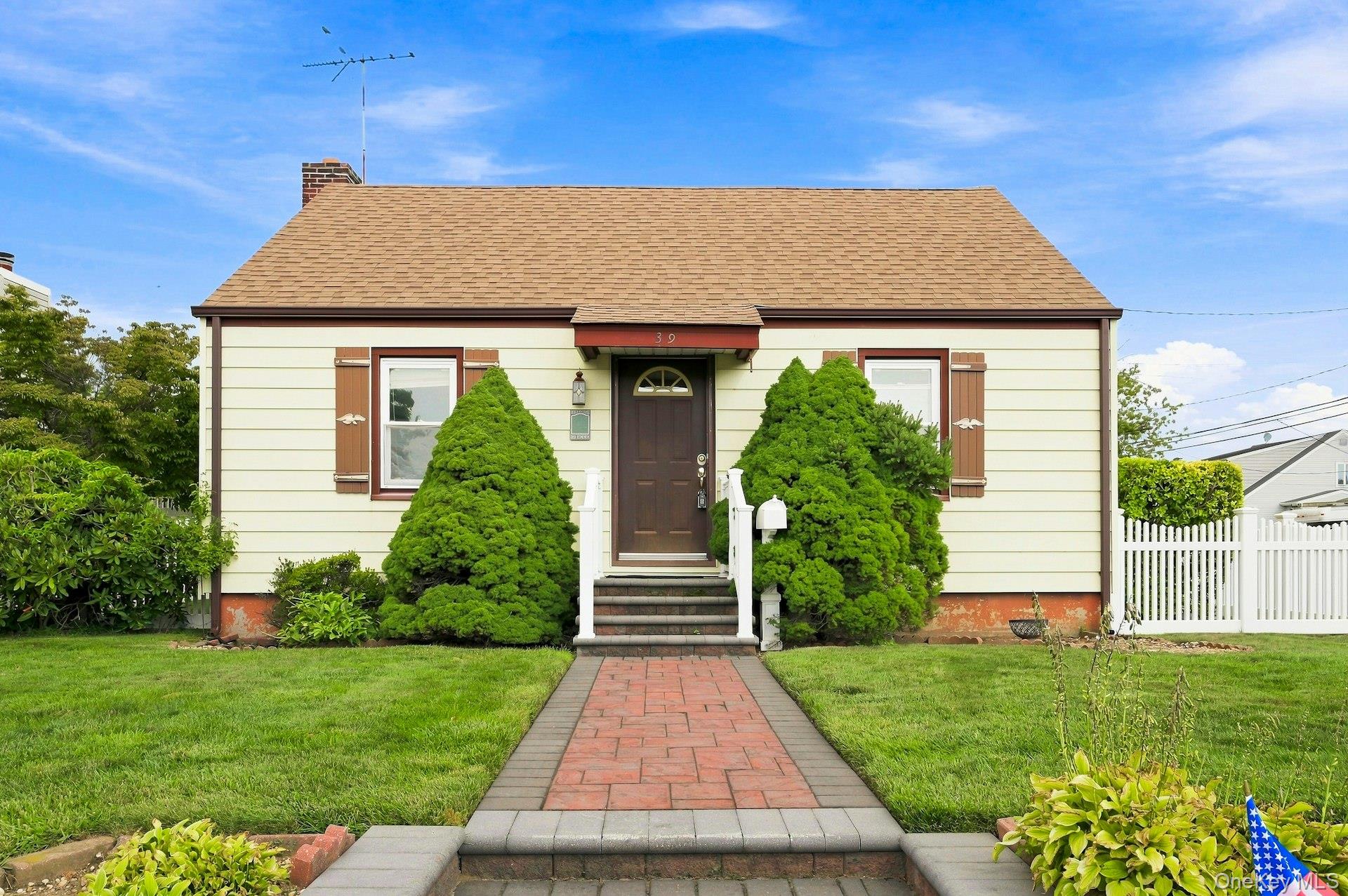 39 Emma Street Property Photo 1