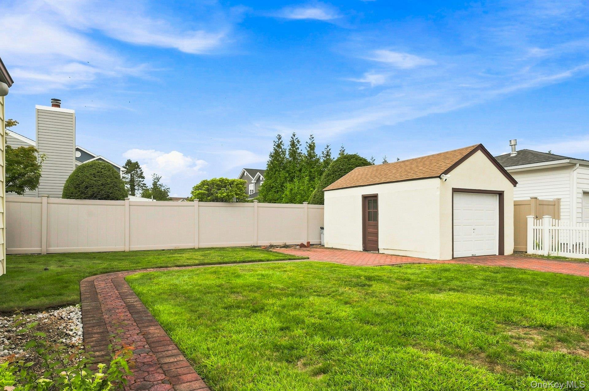 39 Emma Street Property Photo 2