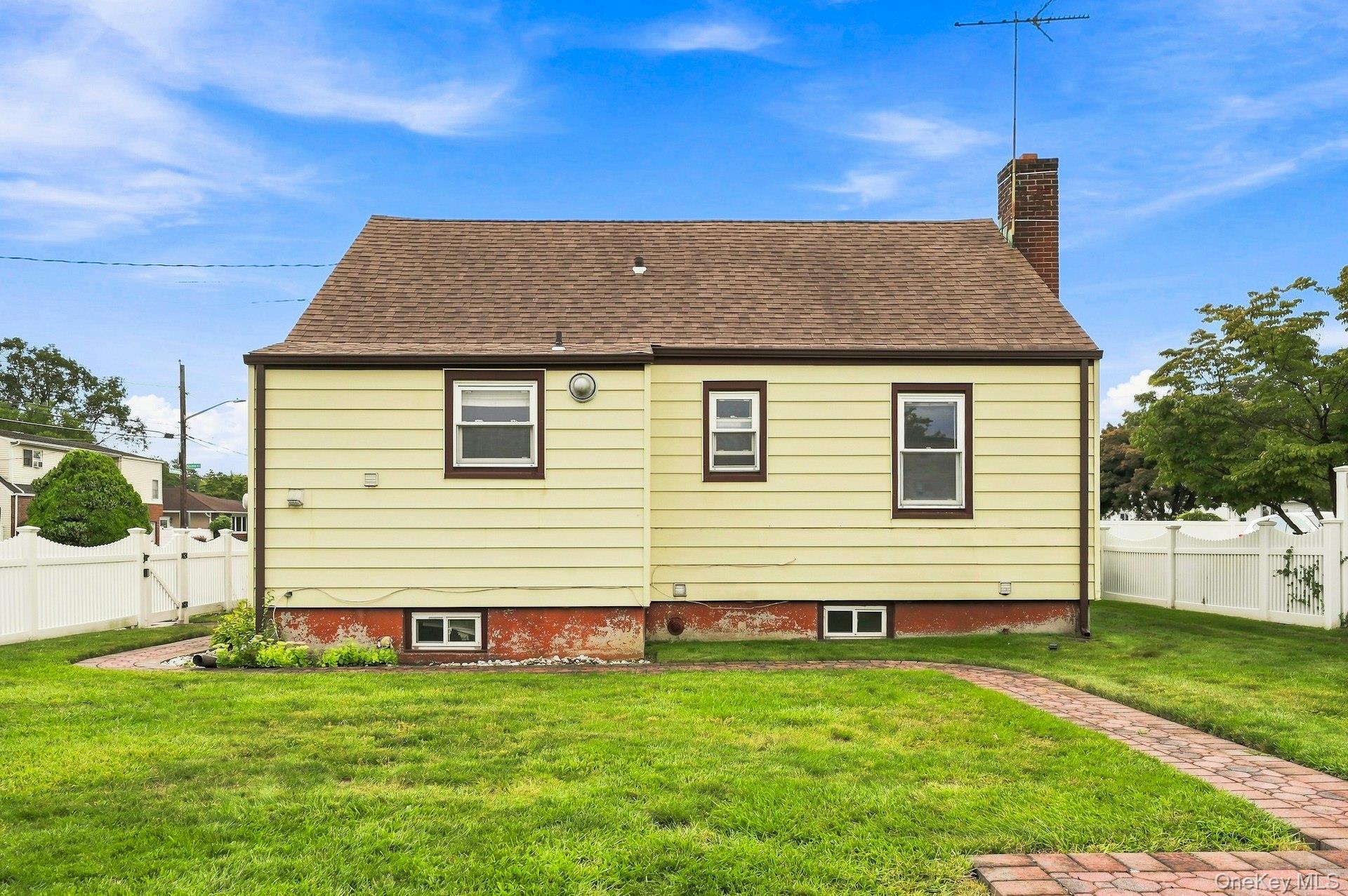 39 Emma Street Property Photo 8