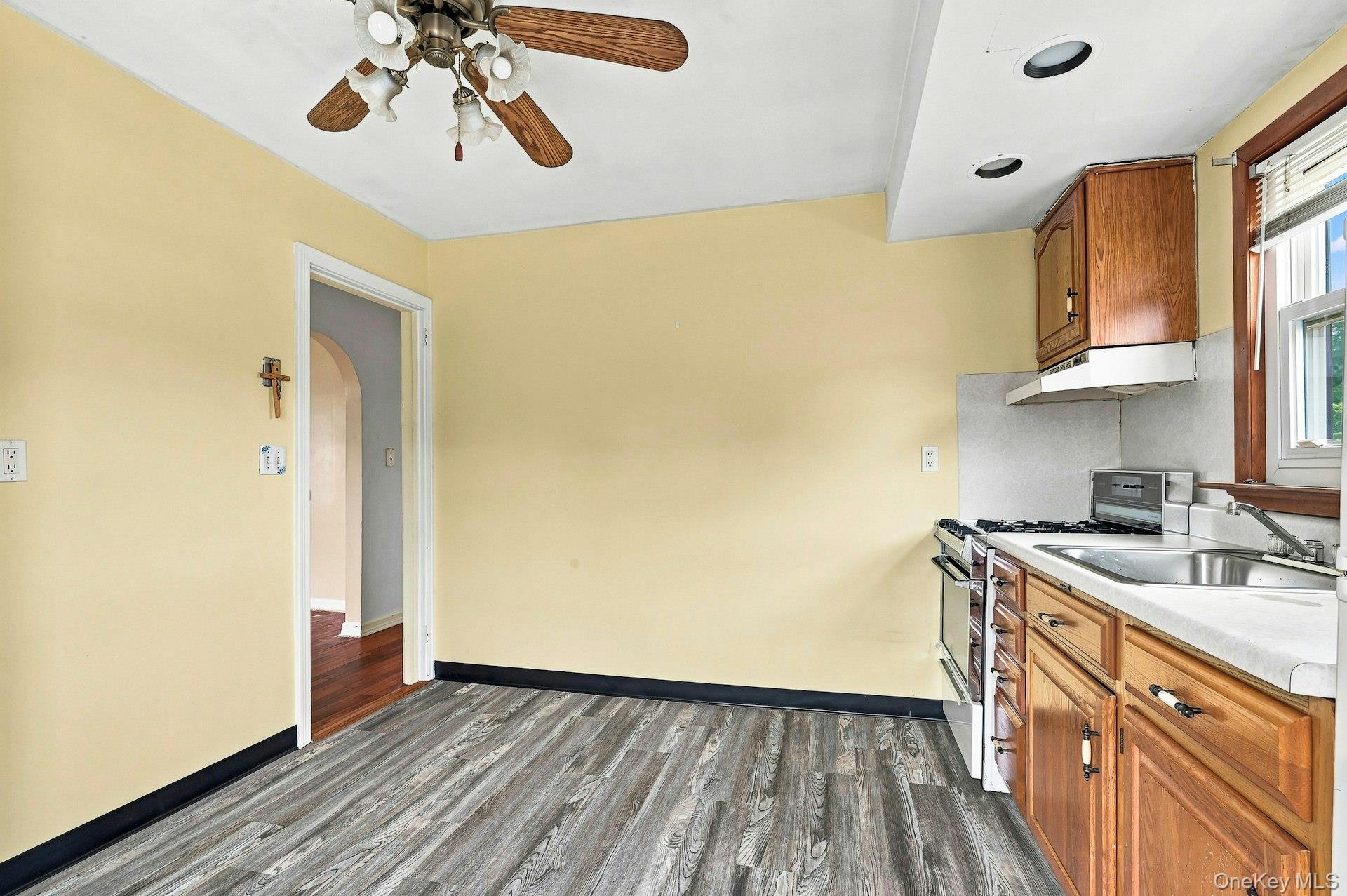 39 Emma Street Property Photo 13