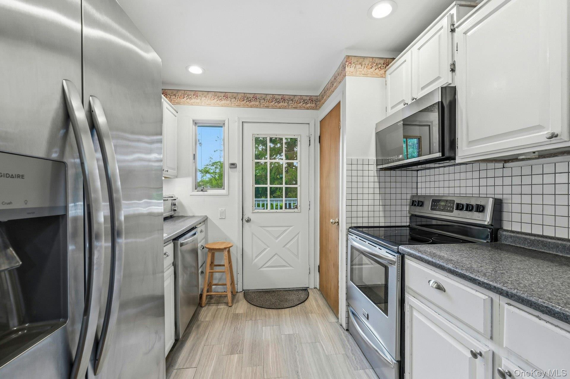 43 Tappan Avenue Property Photo 11