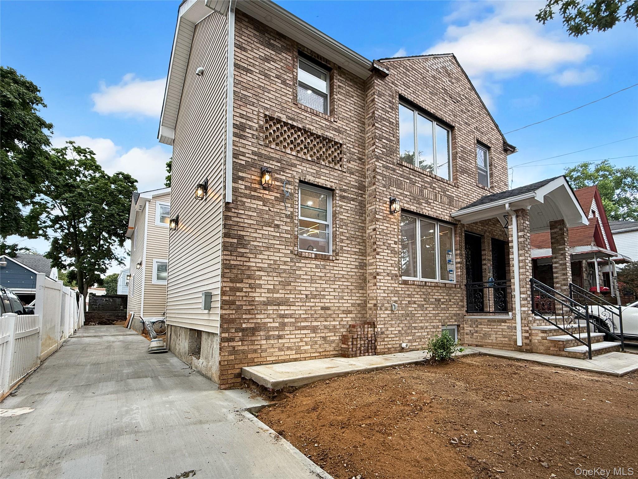 14320 182nd Place Property Photo 3