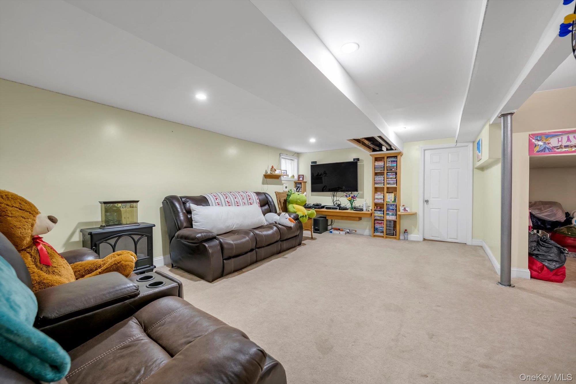 90-34 190th Street Property Photo 17