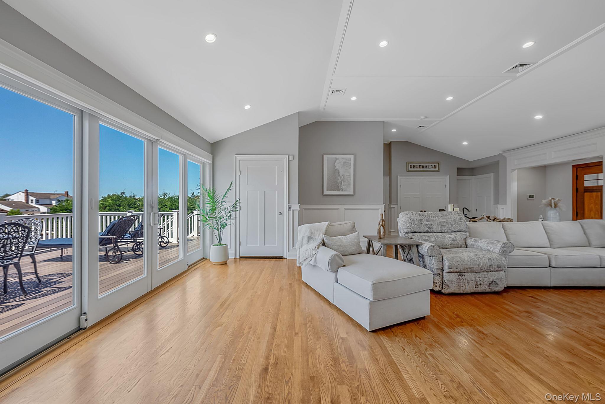 10 Raeburn Court Property Photo 14