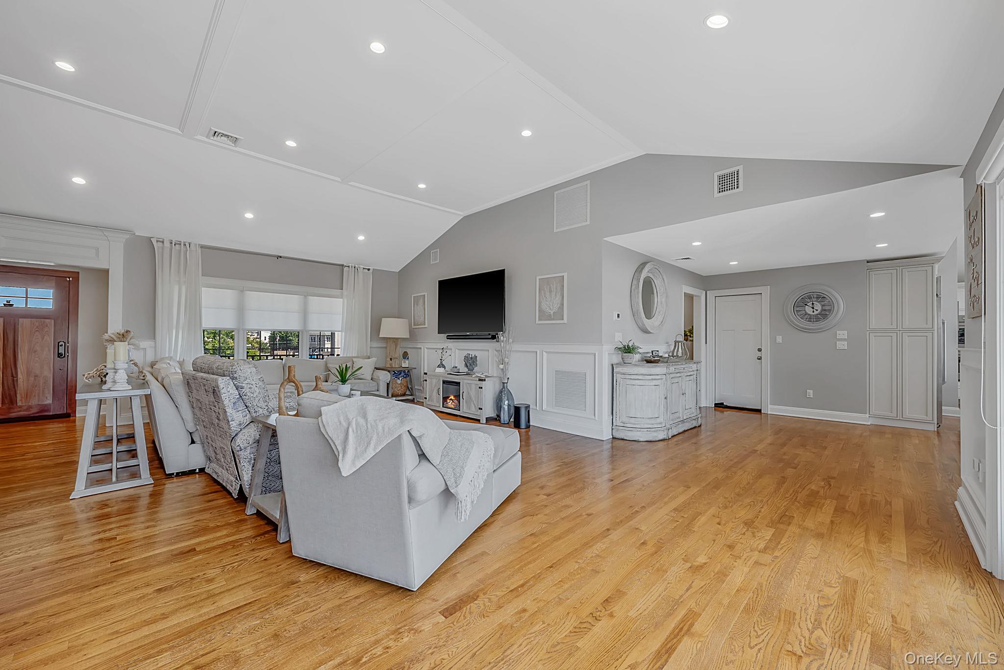 10 Raeburn Court Property Photo 16