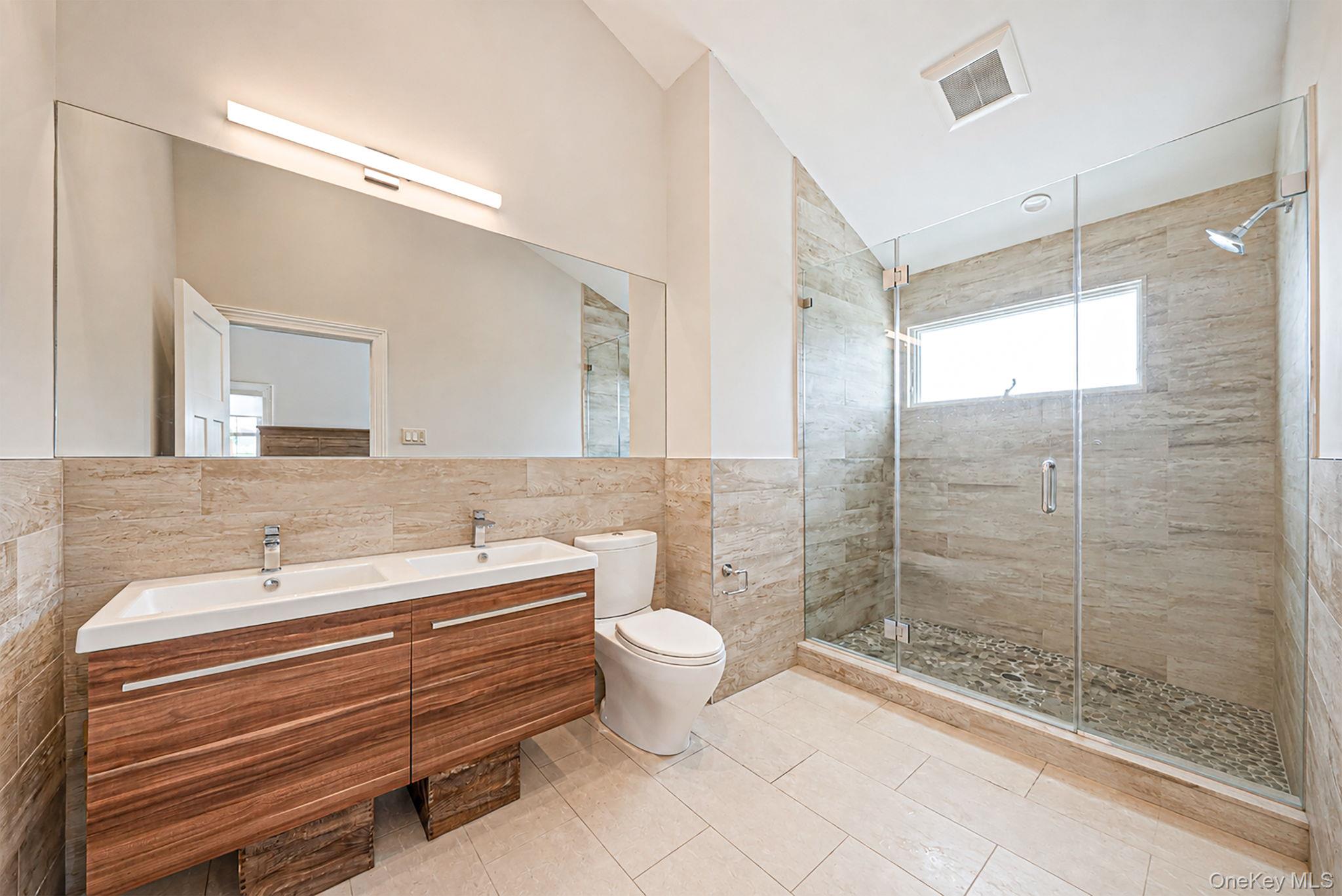 10 Raeburn Court Property Photo 28