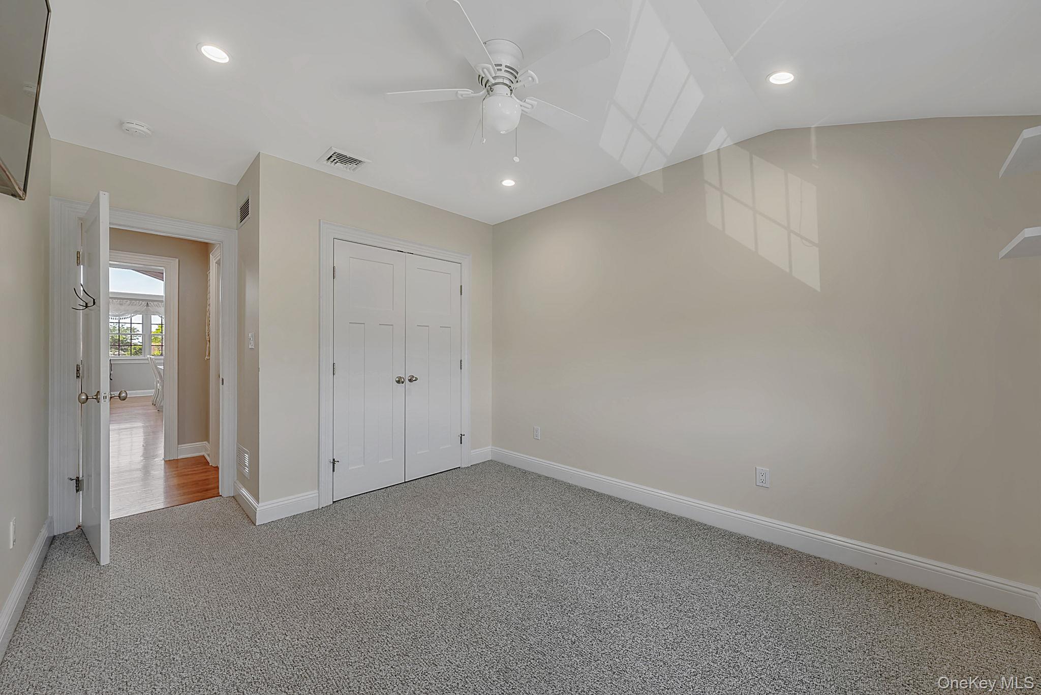 10 Raeburn Court Property Photo 30