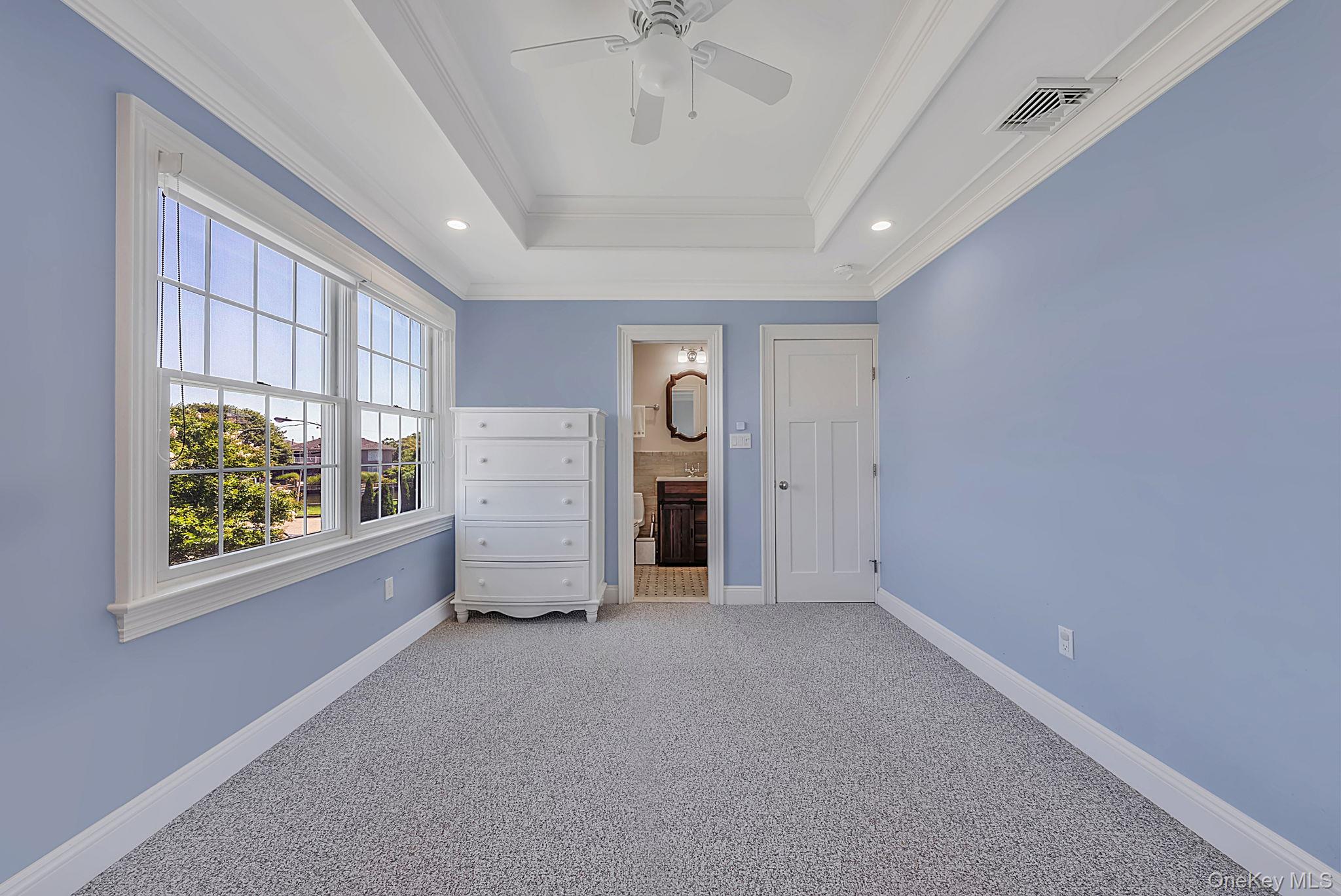 10 Raeburn Court Property Photo 37