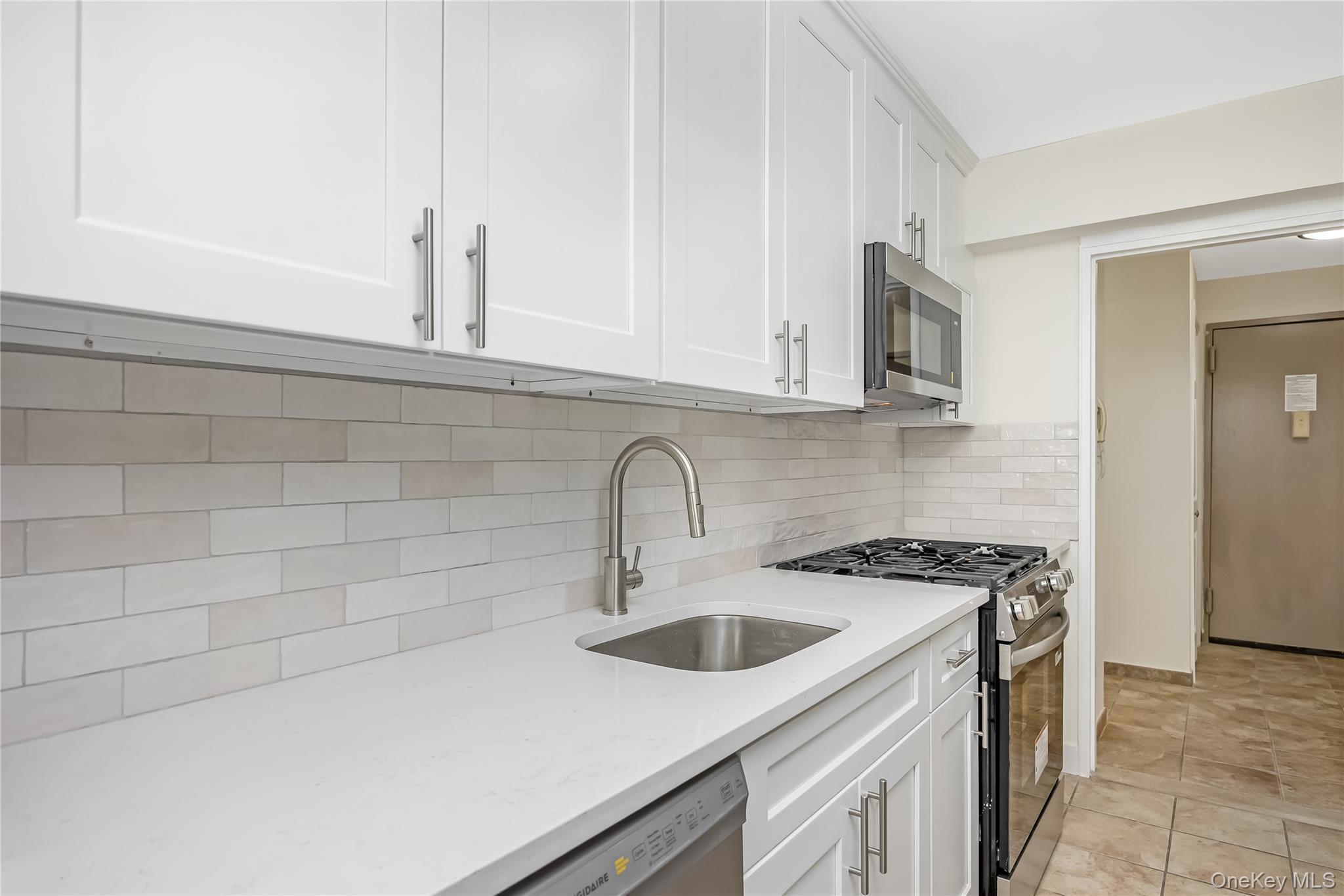 87-10 149th Avenue 5n Property Photo 12