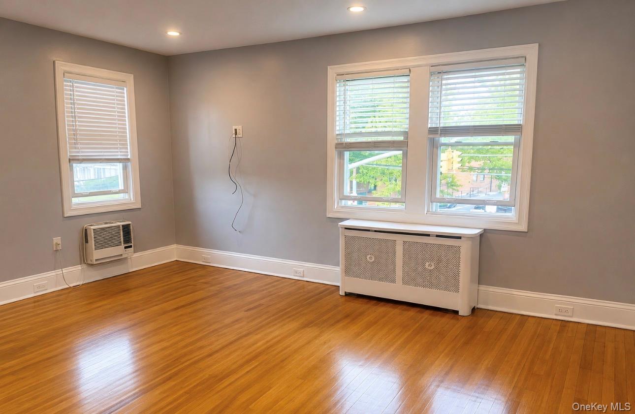 49 Hempstead Avenue Property Photo 6