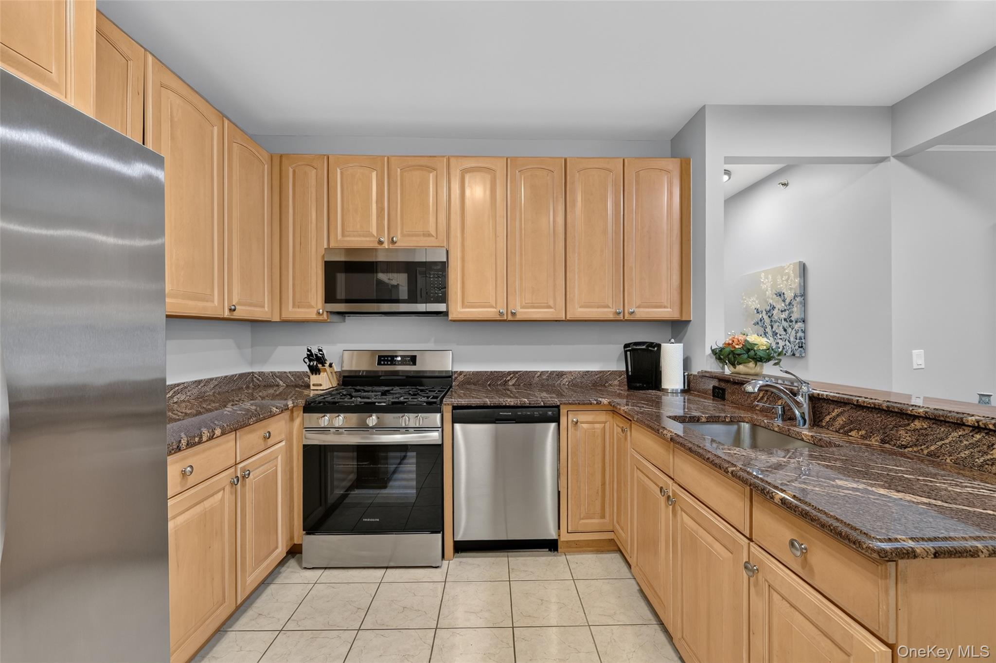 24 N De Baun Avenue 305 Property Photo 5