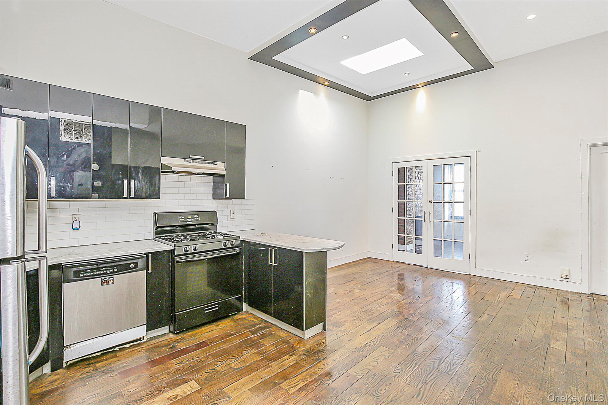 99 Eldert Street 3 Property Photo 7