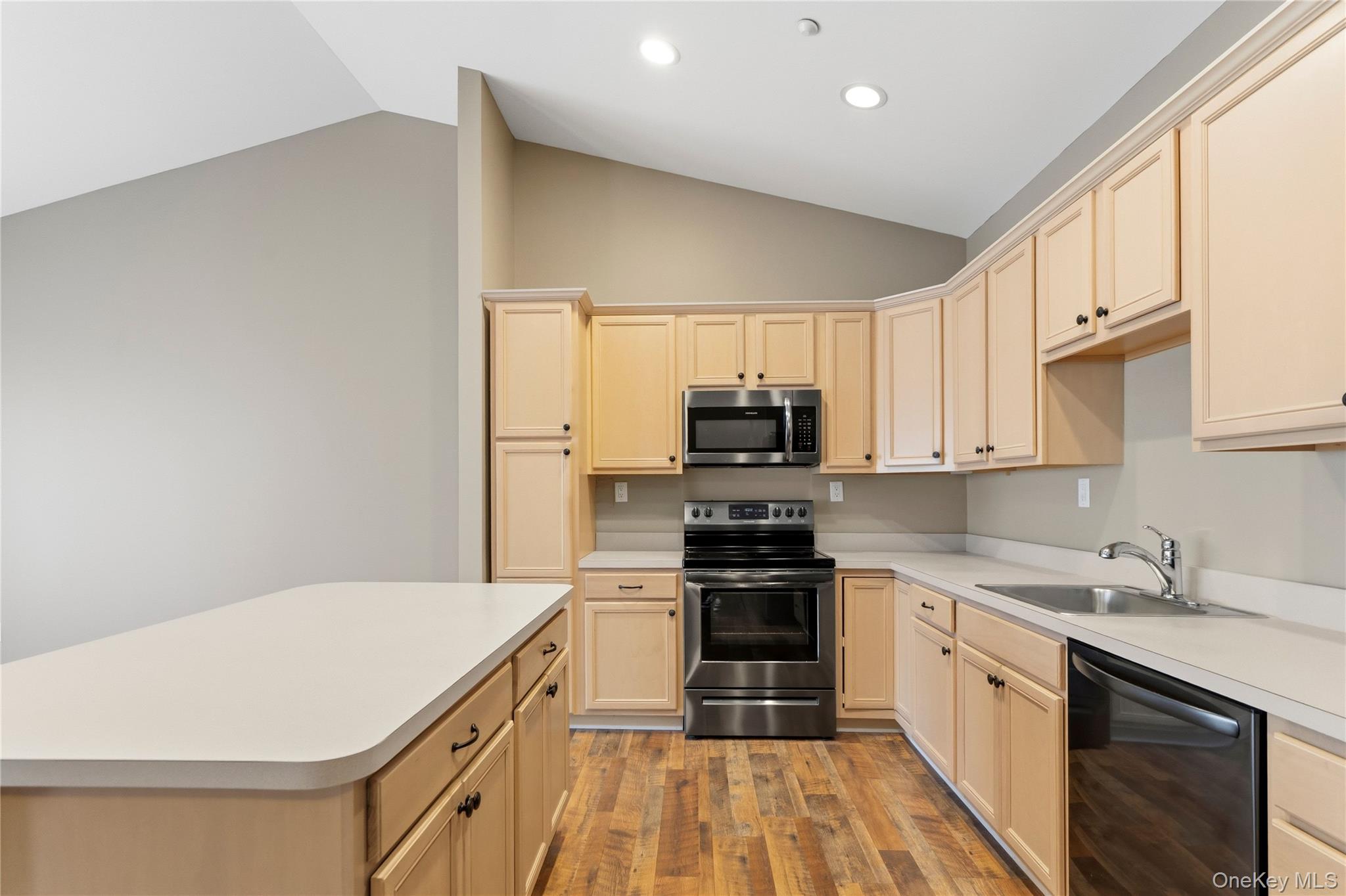 406 Narragansett Villas Drive Property Photo 10